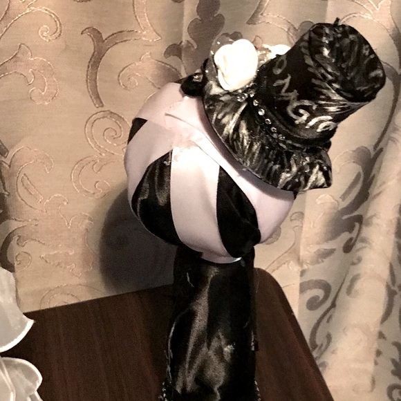 FUN HANDMADE BRIDE AN GROOM WEDDING PROPS - Picture 5 of 8